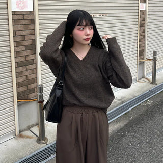 Lambswool V-neck knit