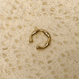 Wave ear cuff