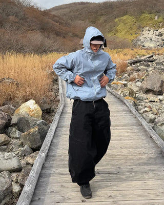 Monohooded windbreaker