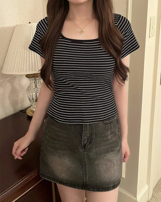 U-neck striped half-sleeve T-shirt