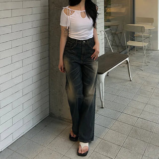Slit short-sleeved cropped T-shirt