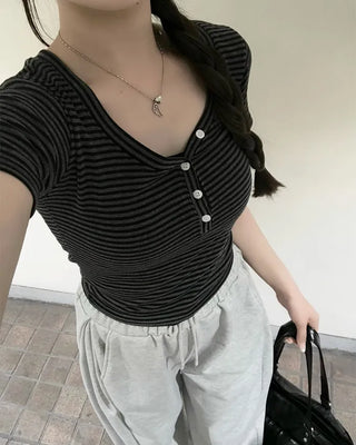 V-neck button-down striped half-length T-shirt