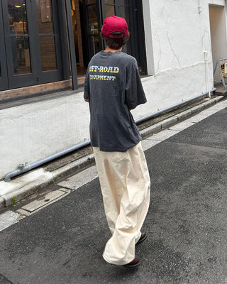 Back flap pocket curved pants