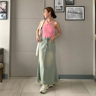 Neck Point Knit Top