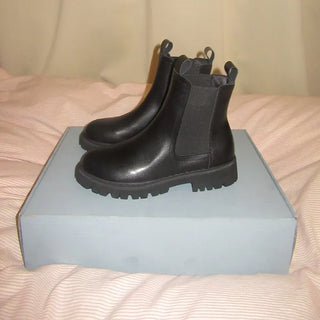 Basic Chelsea Boots