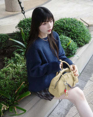 Loose-fit round-neck knit