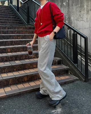 Loose-fit V-neck knit
