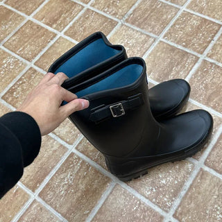 Simple belt medium rain boots