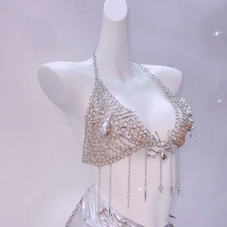 Halter metal chain v neck spider applique top