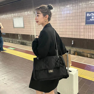 Quilted shoulder bag
