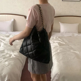 Chain quilted bag