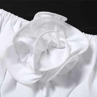 Off shoulder ruched flower applique crop top