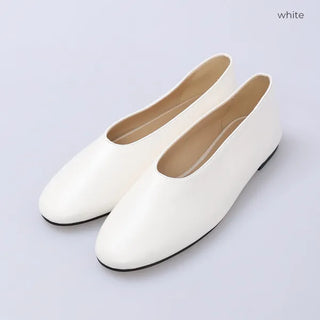 Basic flat shoes