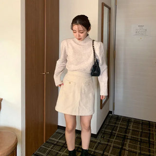 Pearl pocket mini skirt