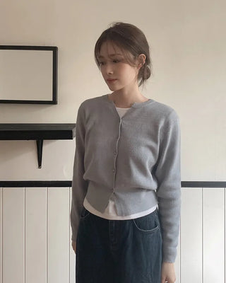 Y-neck modern cardigan