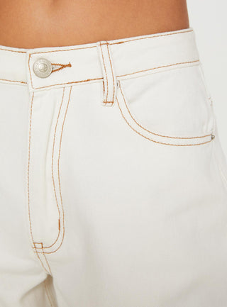 Naylor Mid Rise Wide Leg Jeans Cream Petite
