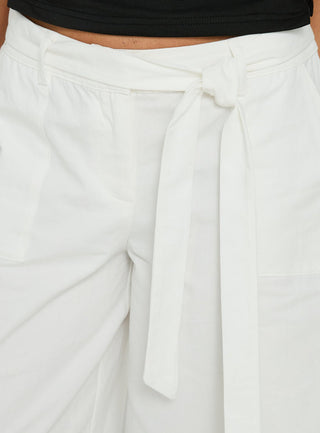 Khori 3/4 Longline Shorts White
