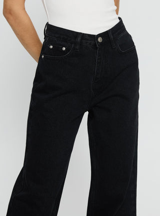 Maple Mid Rise Flare Washed Black