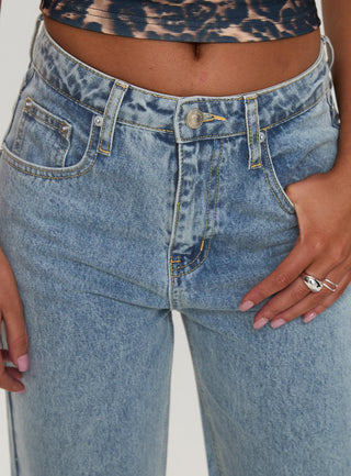 Ollie Mid Rise Straight Leg Jean Light Wash Denim