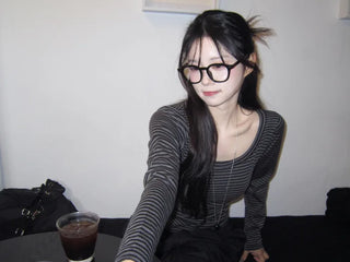U-neck shirred long-sleeved T-shirt