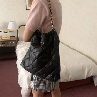 Chain quilted bag