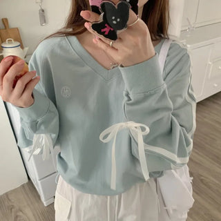 Loose-fitting stitched ribbon V-neck sweatshirt (4c)