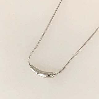 small motif elegant necklace