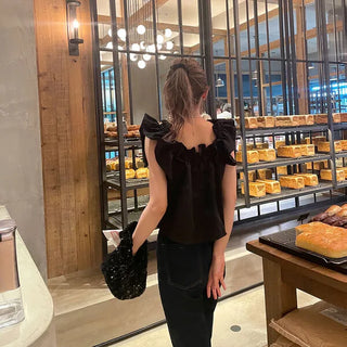 Frilled short-sleeved blouse