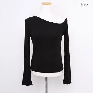 Line Off-Shoulder T-Shirt