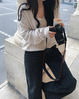 Deep V-neck knit