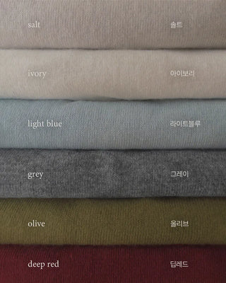 Deep V-neck knit