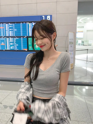 [6 colors] Slim V-neck short-sleeved T-shirt