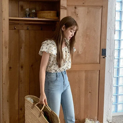 Floral short-sleeved blouse