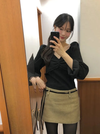 (4 colors) Frilled and pleated blouse