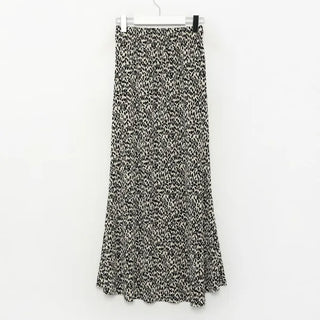 Leopard print pleated skirt