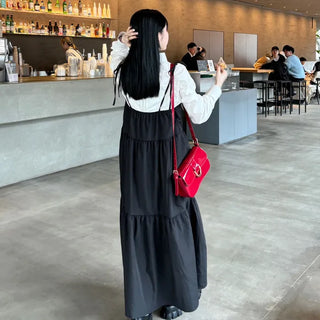 U-buckle shoulder bag