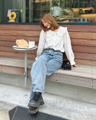Big frill collar blouse