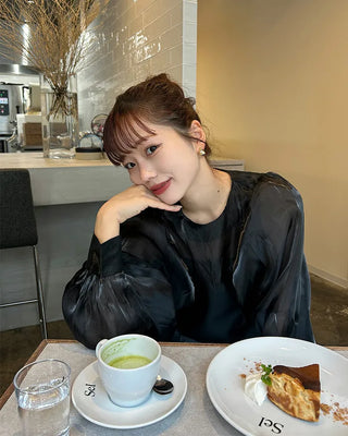 Puff-sleeve blouse