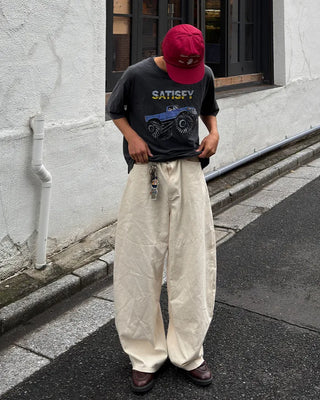Back flap pocket curved pants