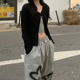 Button-slit cardigan