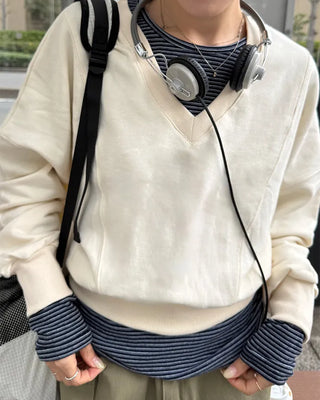 V-neck oversized sweatshirt