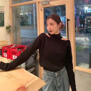 Slit Point Half Neck Knit