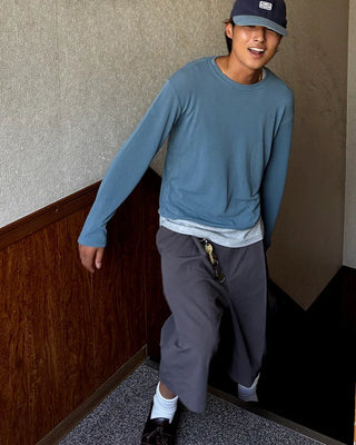 Unisex Bermuda shorts with tuck loops
