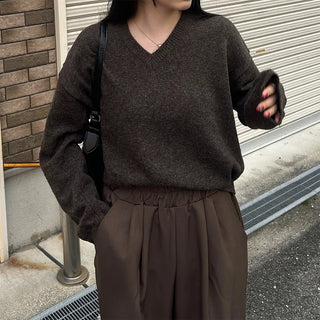 Lambswool V-neck knit