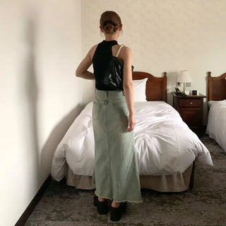 Halter neck sleeveless knit