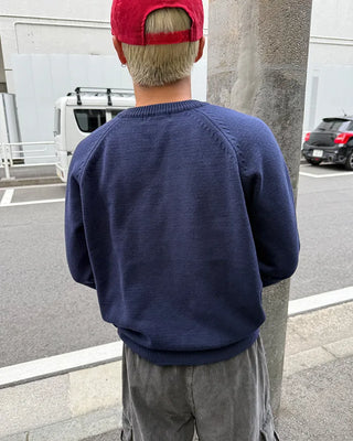 Simple V-neck knit