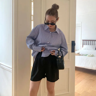 Double-pleated shorts