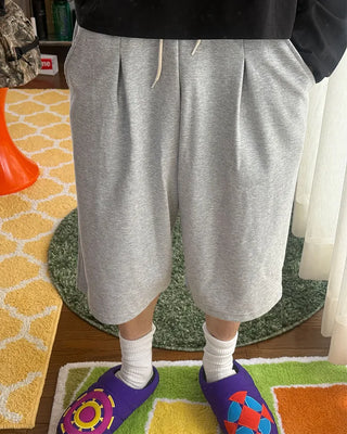 One-tuck Bermuda sweatpants