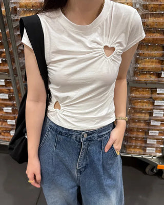 Heart-punched half-sleeve T-shirt