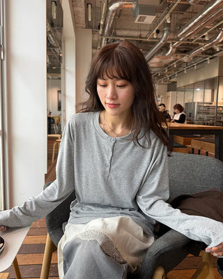 Half-open long T-shirt